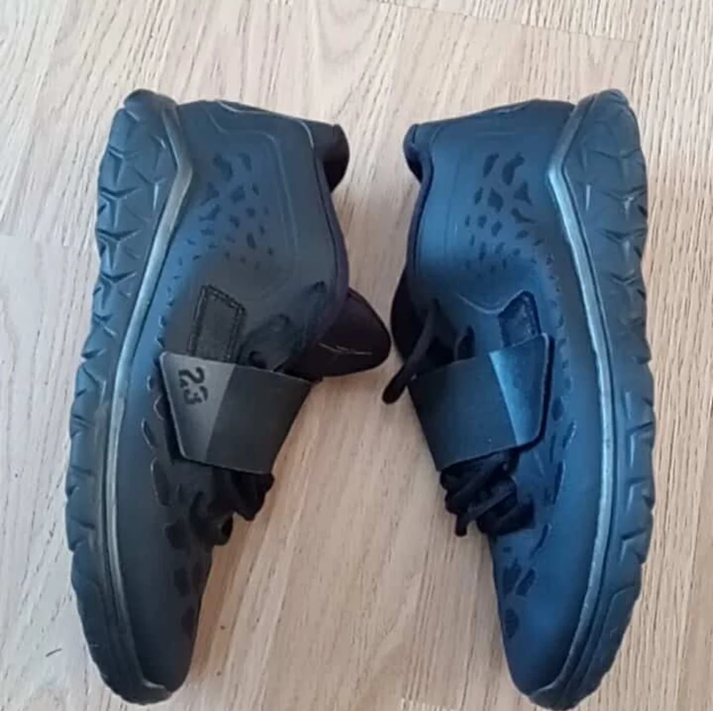Jordan Flight Flex Trainer Mens Black Sneakers Sz 9.5